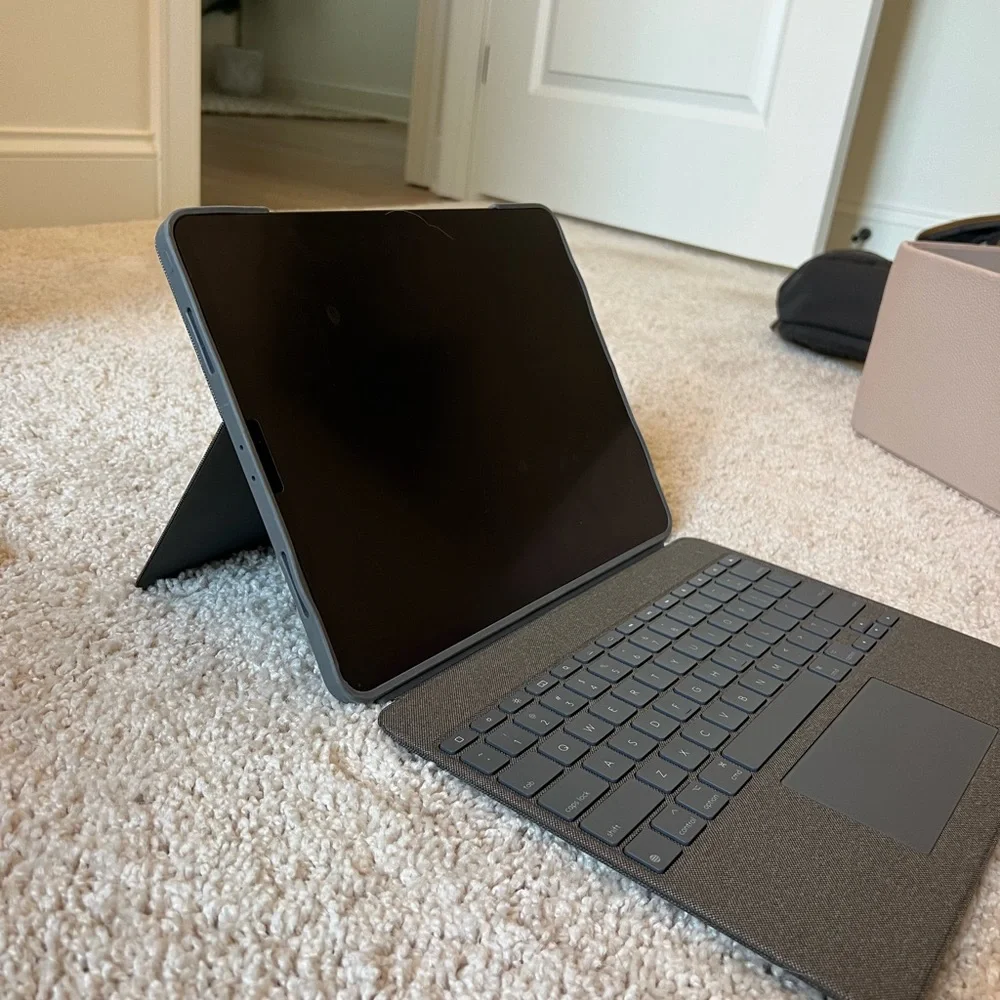 Logitech keyboard case for iPad Pro 12.9 “